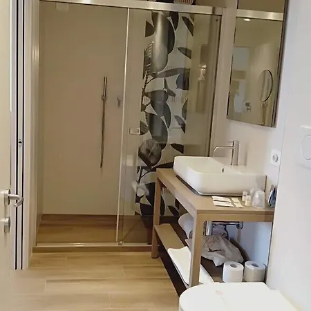 Hollywood Hotel 3*