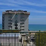 Hollywood Hotel