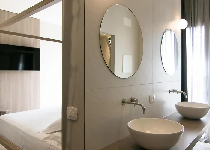Hollywood Hotel 3*